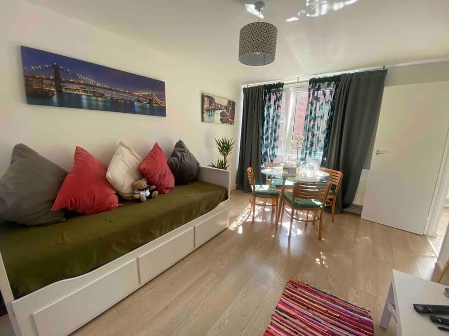 Apt 2/4People Archway/Holloway Лондон Екстер'єр фото